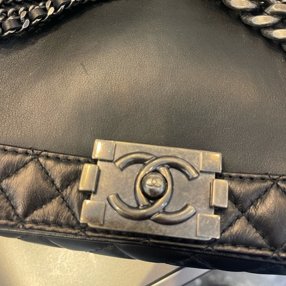 CHANEL BOY MULTI CHAINS FLAP BAG IN BLACK LAMBSKIN - Picture 8 of 16